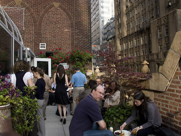 Bookmarks Rooftop Lounge At The Library Hotel Bars In Midtown New York