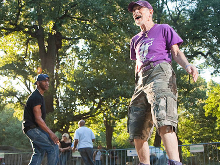 Roller-skate in Central Park