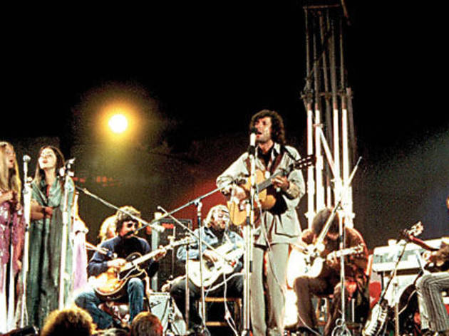 WIGHT OF WAY Cohen, center, gives the English crowd what they want WIGHT OF WAY Cohen, center, gives the English crowd what they want.