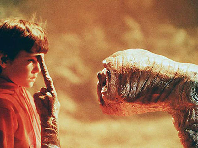 E.T. THE EXTRA-TERRESTRIAL (1982) E.T. THE EXTRA-TERRESTRIAL (1982)