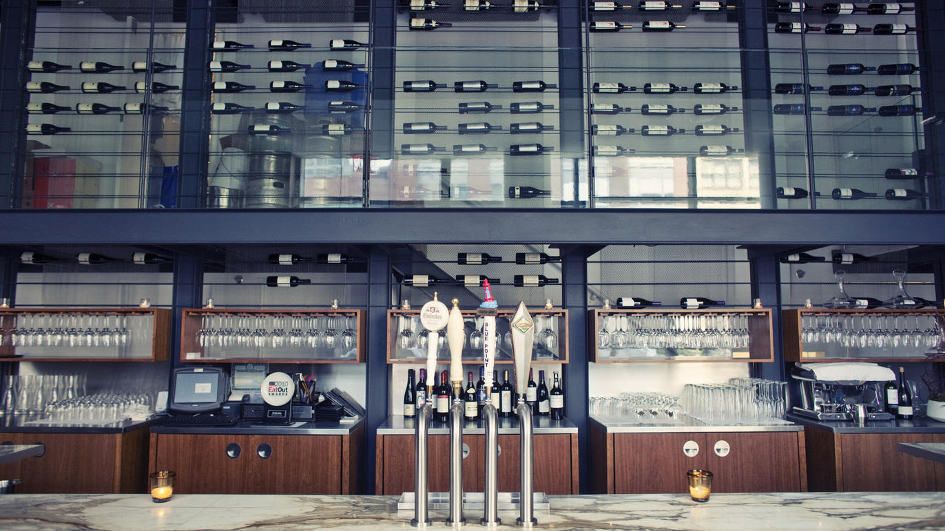 10 of the Best Bars in Hell's Kitchen to Visit