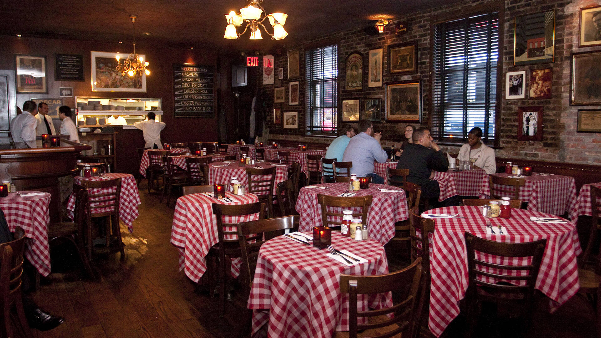 P.J. Clarke’s | Restaurants in Midtown East, New York