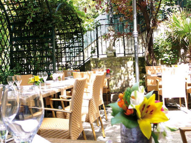 Le Moulin De La Galette Restaurants In Montmartre Paris