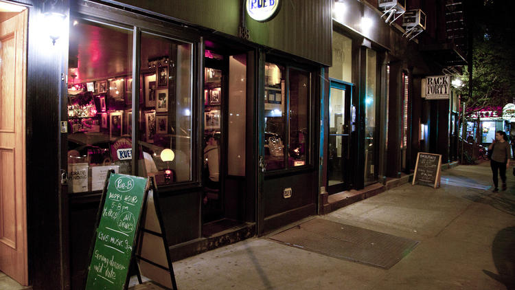 Enjoy drinks and live jazz on the cheap 