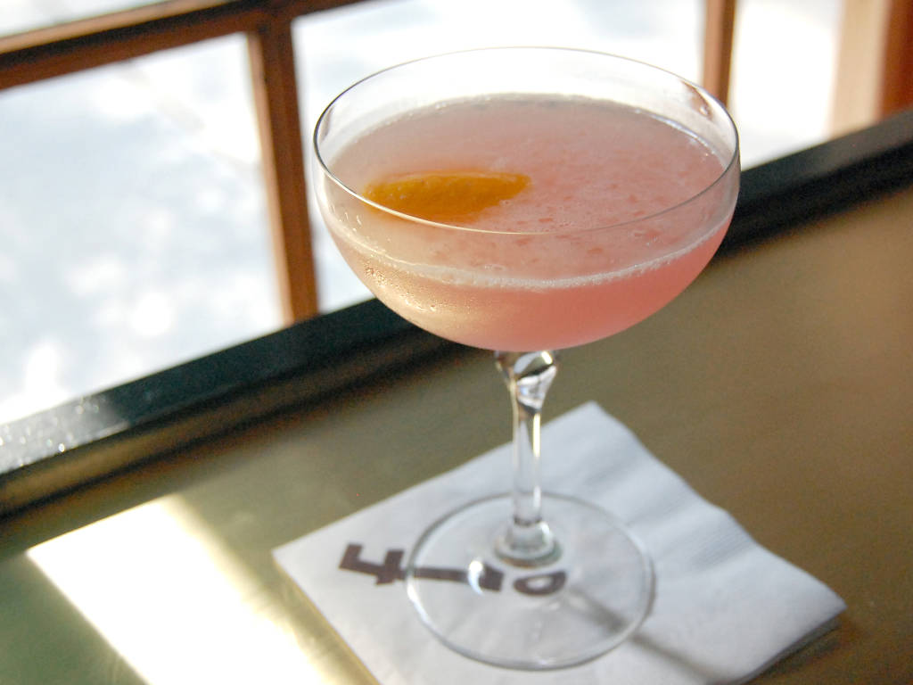 14 Best West Village Bars to Have a Fantastic Night Out