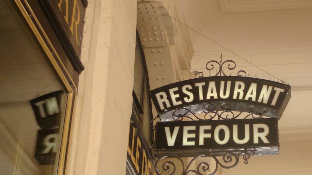 le grand vefour restaurant        
        <figure class=