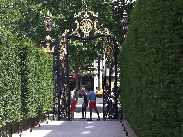 Abercrombie Fitch Shopping In Champs Elysees Paris