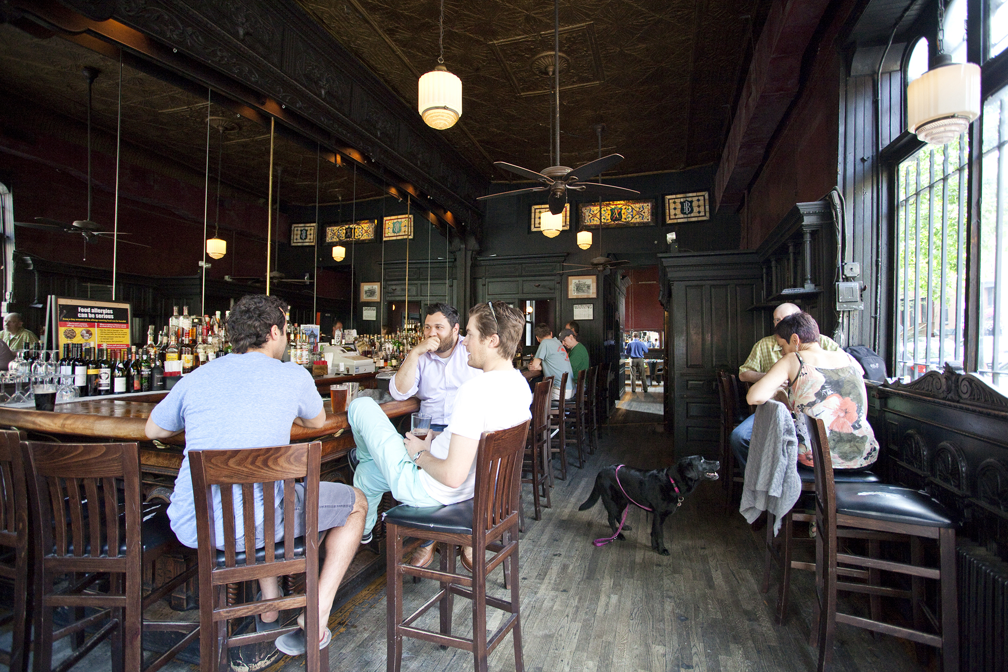 oldest-bars-in-nyc-in-every-borough-for-classic-cocktails