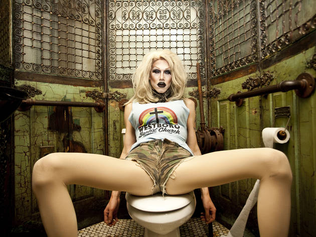 Drag Queen Porn - Queens on Thrones: Drag queens invade NYC bathrooms