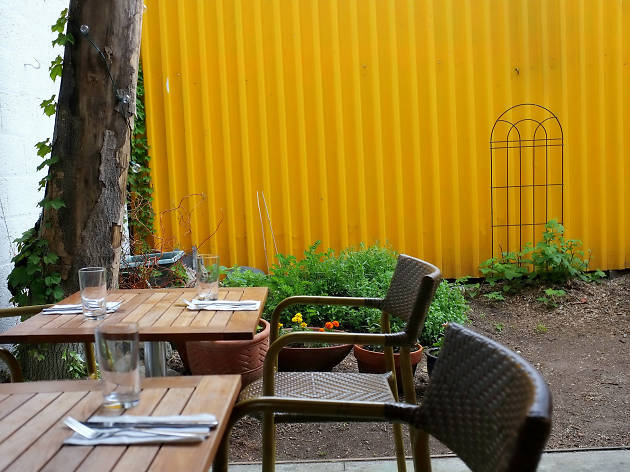 Patio In Chinese Techieblogie Info Top Restaurants For Outdoor Dining In Nyc Including Gardens