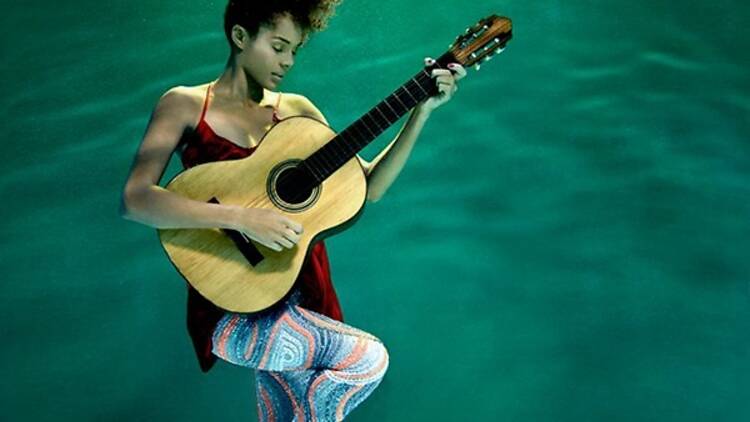 Ayo en acoustique