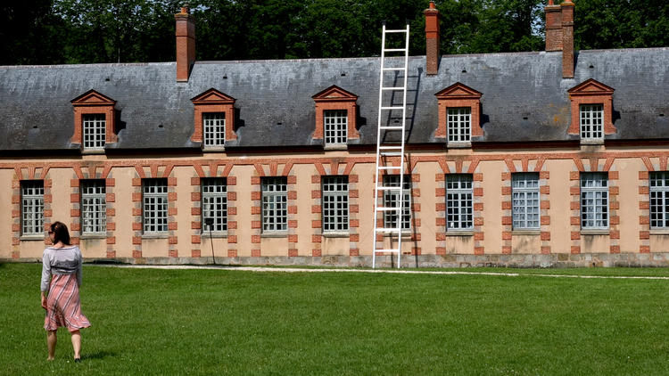 Vue du domaine pendant l'exposition 'Salons', été 2012 / © Tania Brimson / Time Out