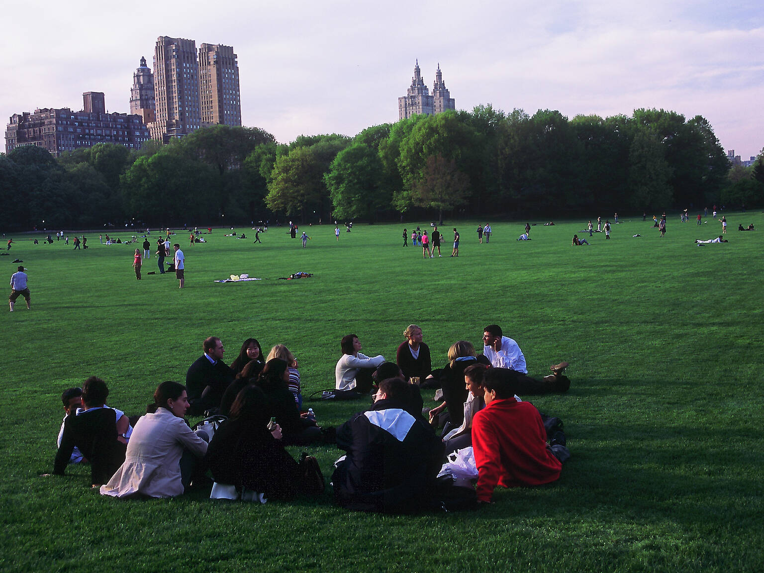 Best picnic spots in Central Park for a picturesque, outdoor meal