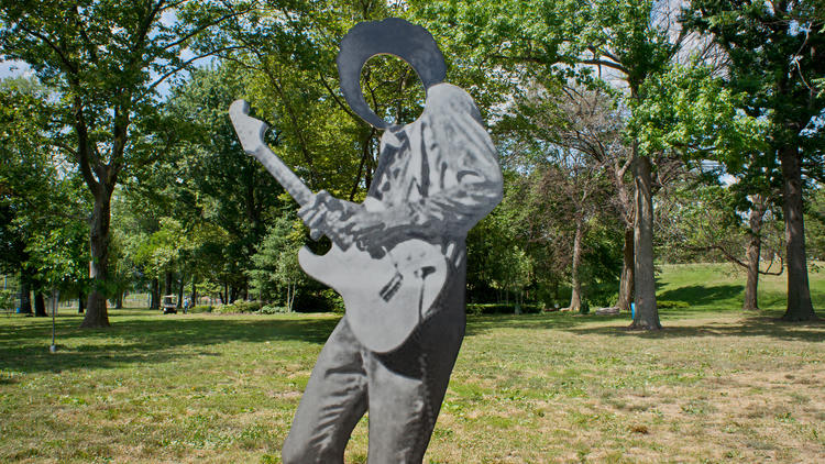 Outdoor public art in NYC 2012 (Photograph: Paul Wagtouicz)