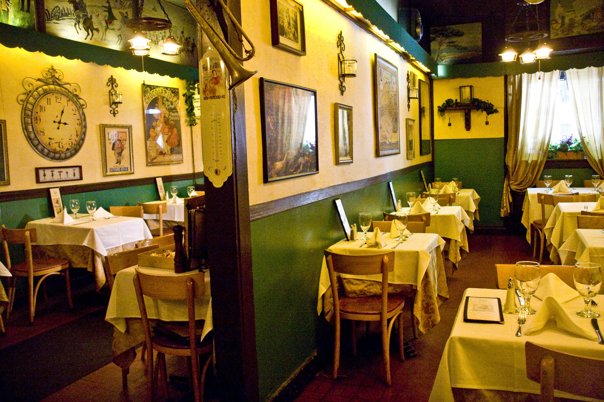 Chez Napoléon | Restaurants in Hell's Kitchen, New York