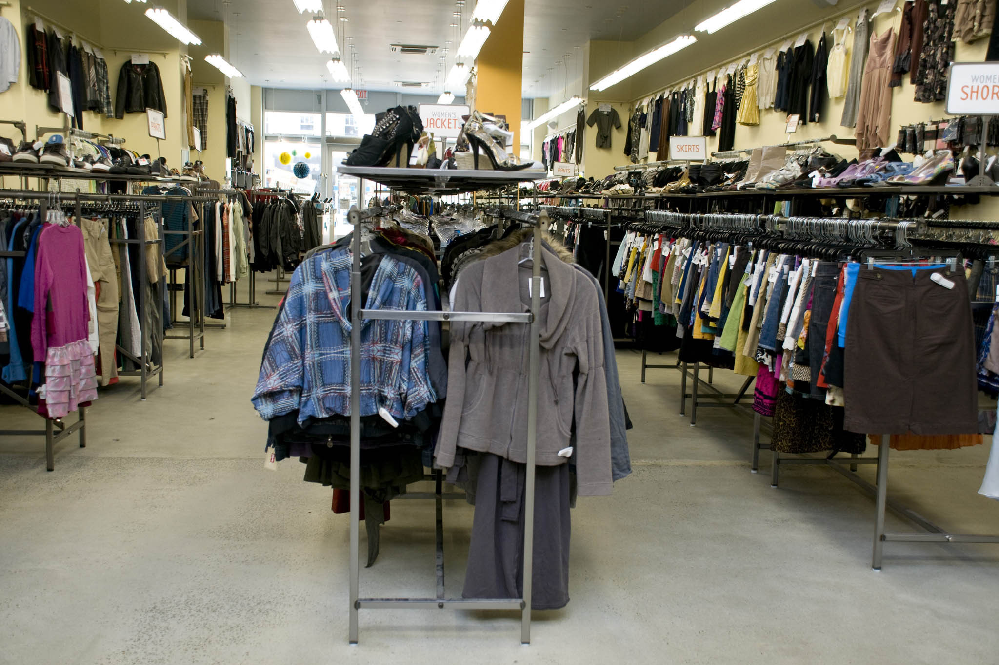 Best Thrift Stores in New York for Cheap Clothing and Furniture