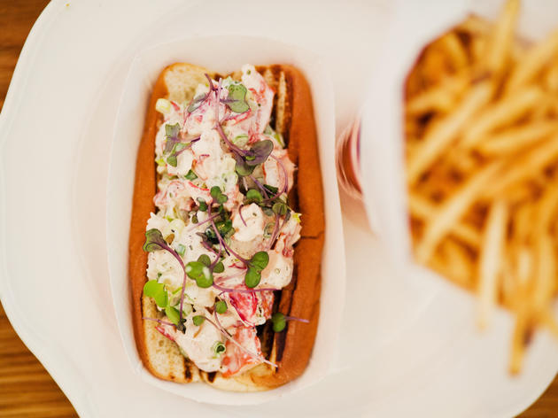 Lobster Rolls In Nyc At Seafood Restaurants And Sandwich Shops