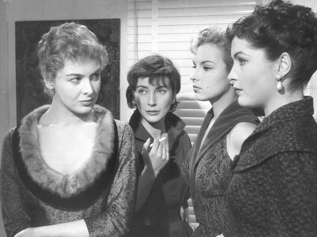 Femmes entre elles Femmes entre elles