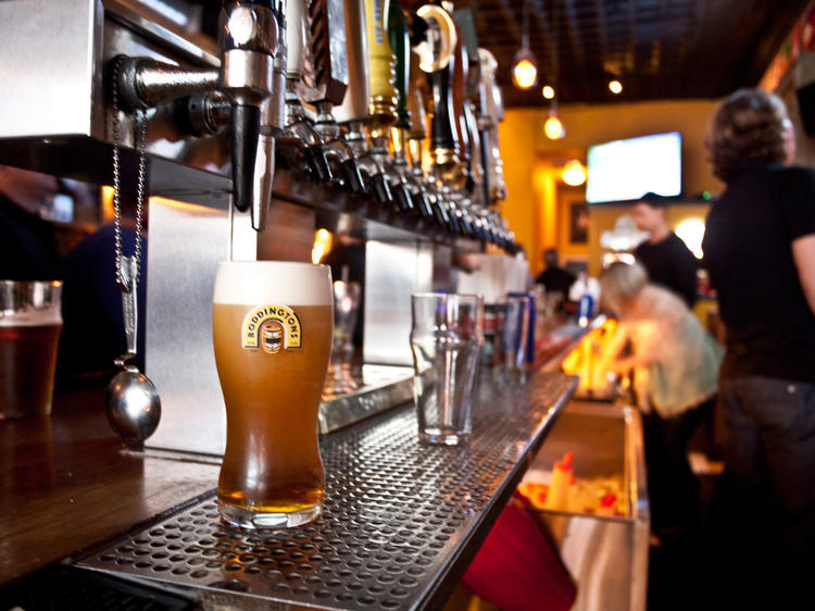 15 Best Sports Bars in NYC to Watch a Game With a Beer and Grub