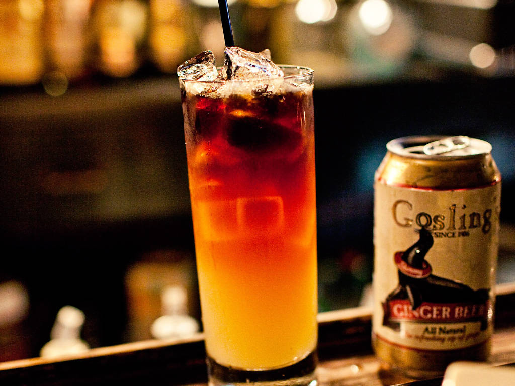 Best Sports Bars in NYC to Watch a Game With a Beer and Grub