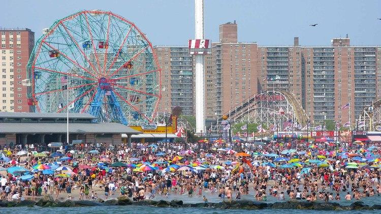 New York attractions: Coney Island (SLIDE SHOW)