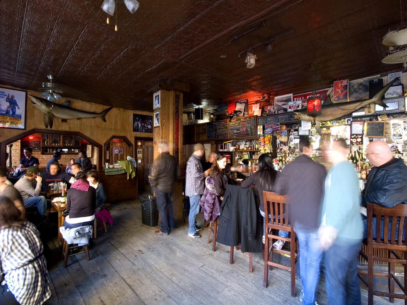 NYC's 19 best dive bars for cheep beer, shots and relaxed fun