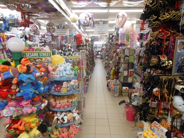  Party  supply stores  in New York  for decorations  and more