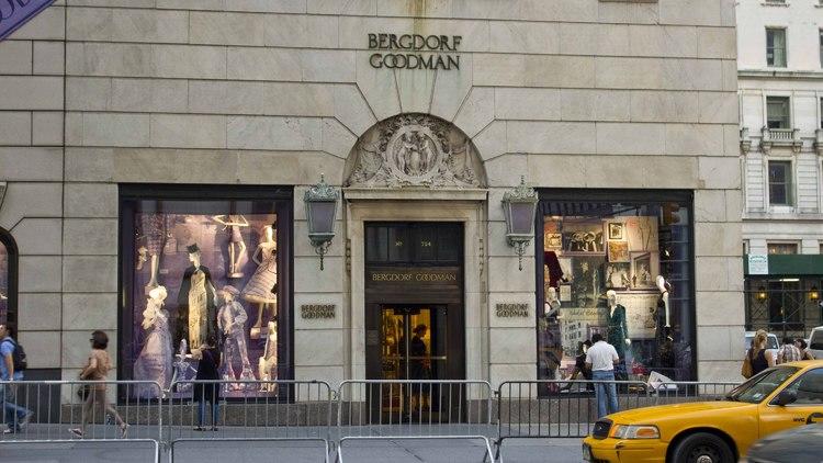 Bergdorf Goodman Luxury Department Store Display, NYC Stock Photo - Alamy