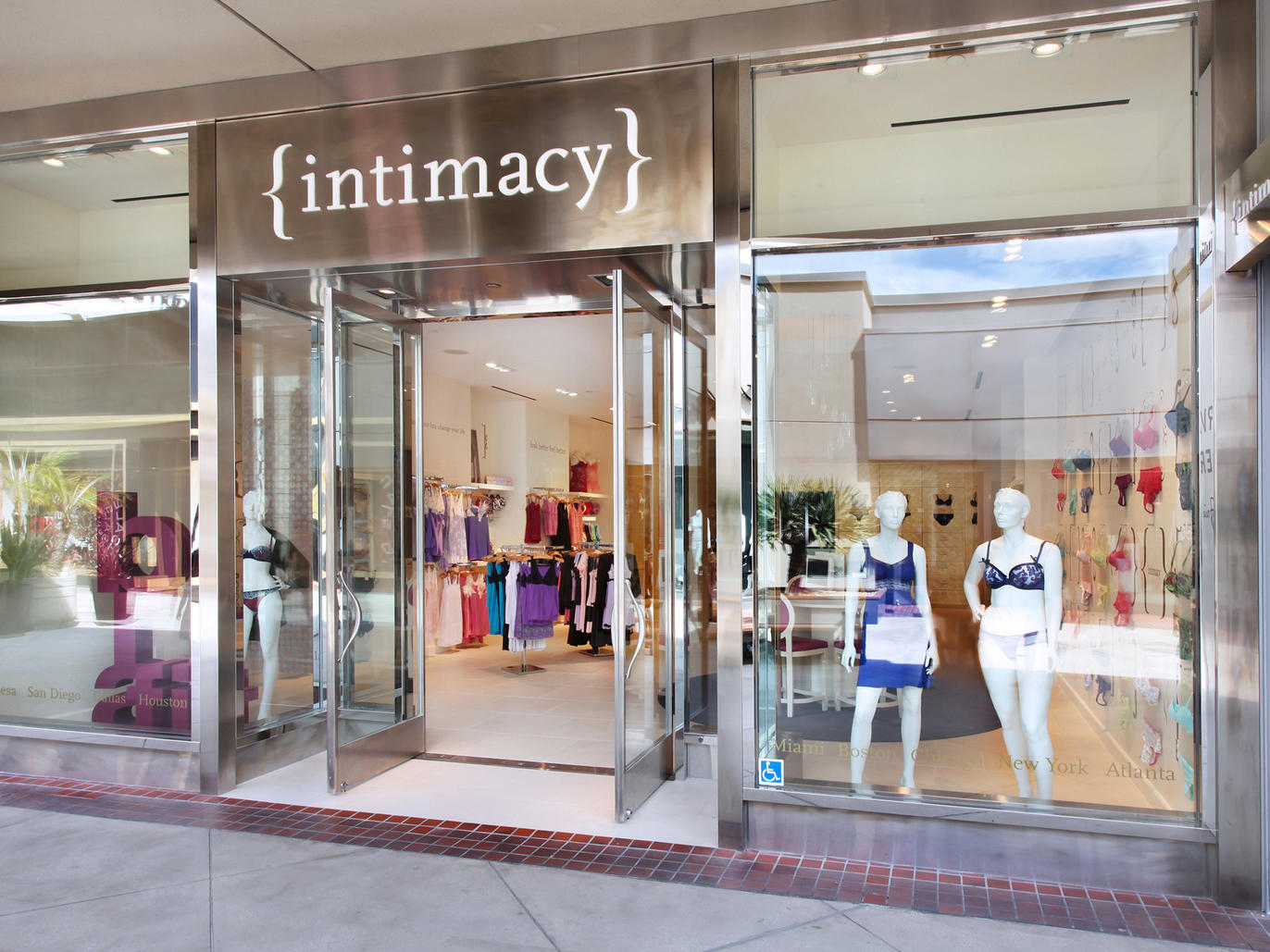 Best lingerie stores in Los Angeles, from basic to barelythere