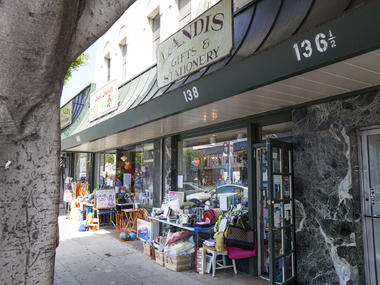 A tour of Larchmont Boulevard in Hancock Park A tour of Larchmont Boulevard in Hancock Park