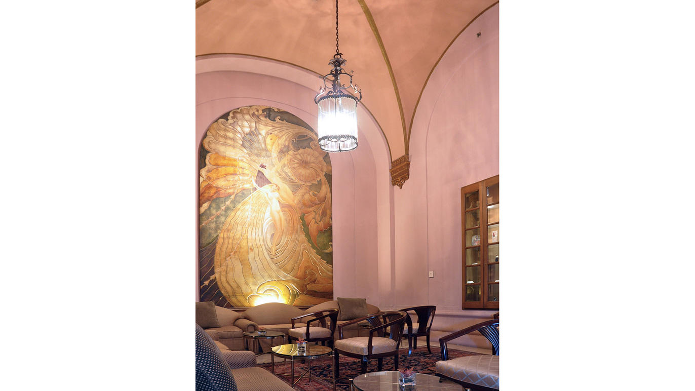 Gallery Bar and Cognac Room Bars in Downtown Financial District, Los