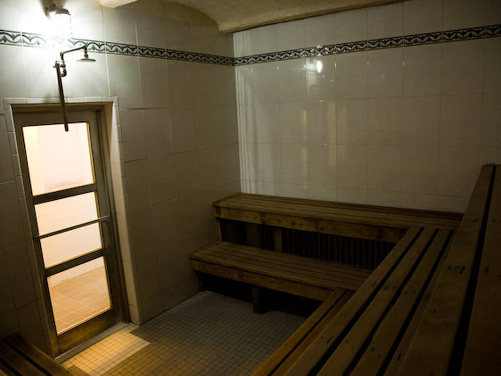 New York spas with hot pools, saunas and steam rooms to warm you up