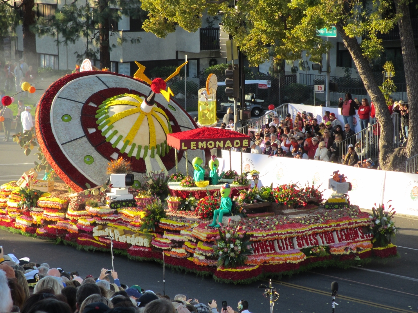 Best Flower Festivals in the U.S., Parades