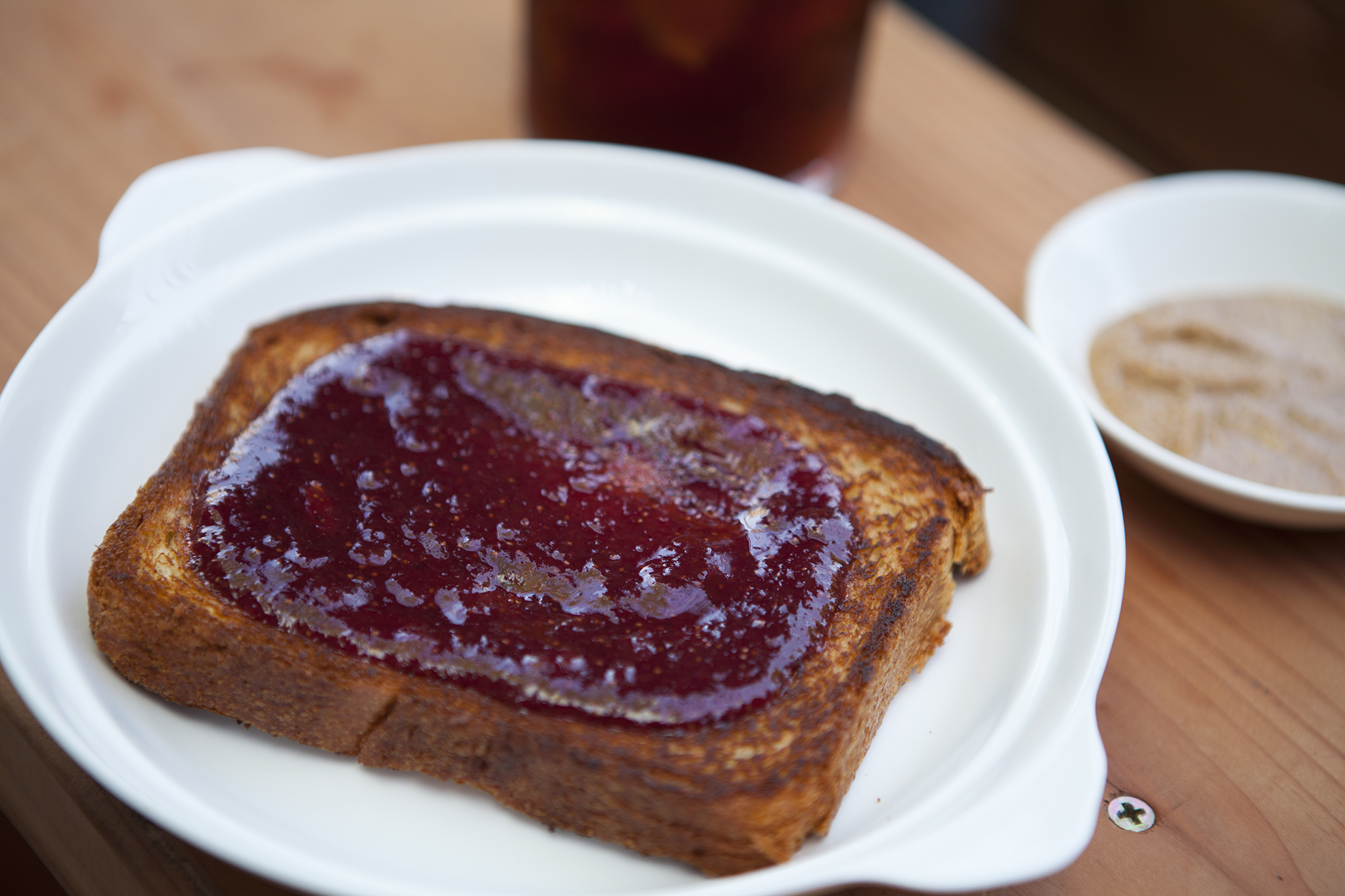 5 things to know about the moldy jam and allegations at one of L.A.’s