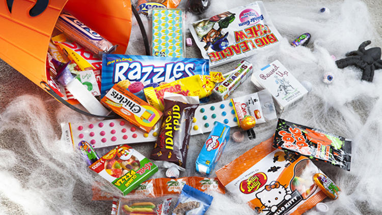 Where to Get the Best Deals on Halloween Candy This Year