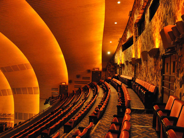 The Rockettes backstage (slide show)