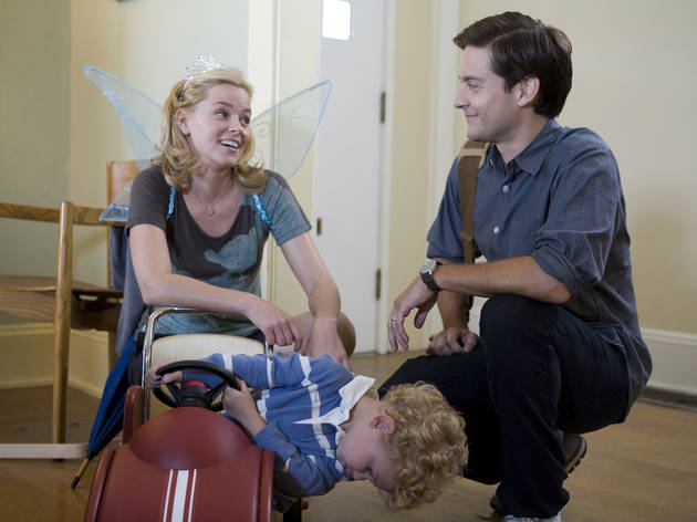 The Details Elizabeth Banks and Tobey Maguire in The Details
