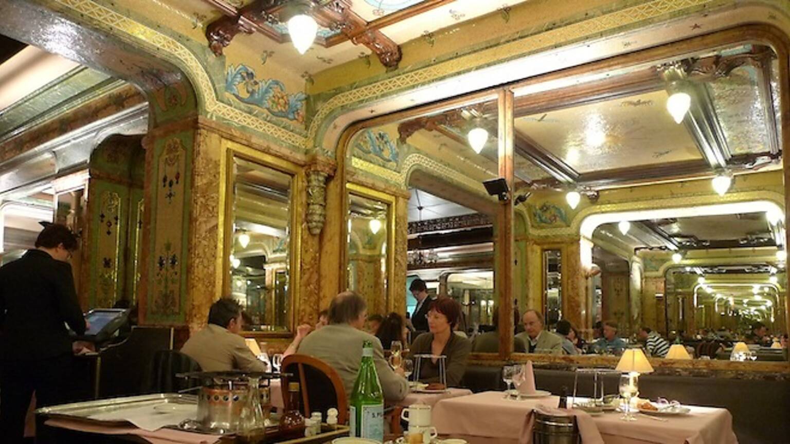 Brasserie Mollard Restaurants in SaintLazare, Paris