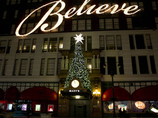Christmas shopping and window displays in New York Christmas shopping and window displays in New York