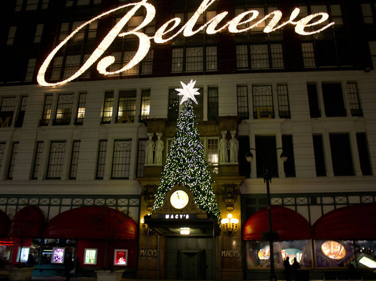 Christmas shopping and window displays in New York