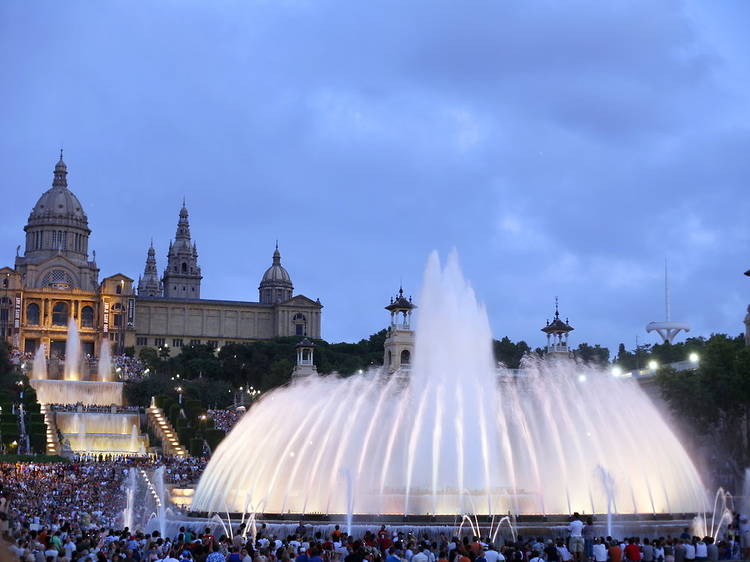 Veure l'espectacle de la Font Màgica de Montjuïc