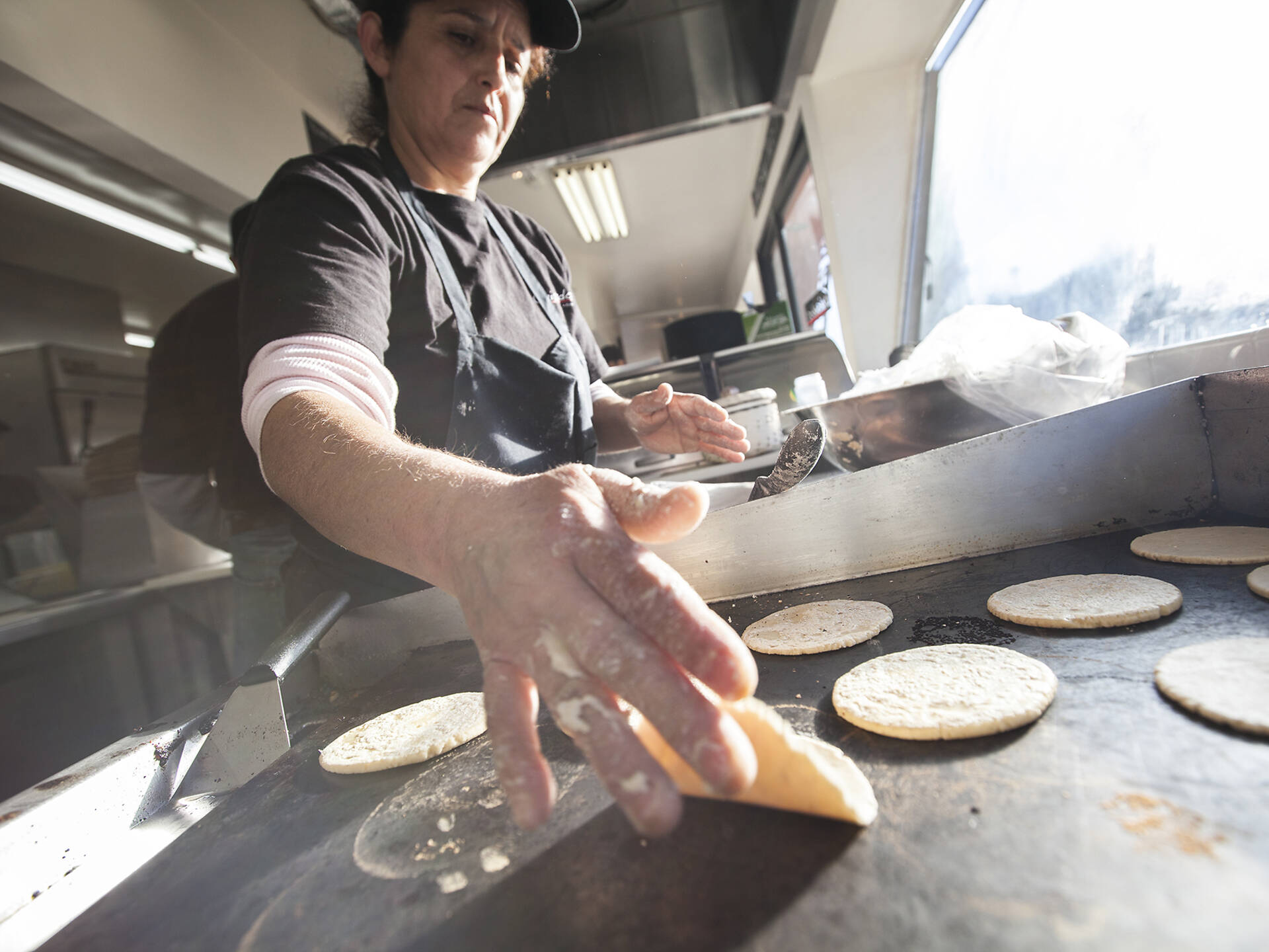 Best Bars and Restaurants Near Dodger Stadium for Cheap Eats