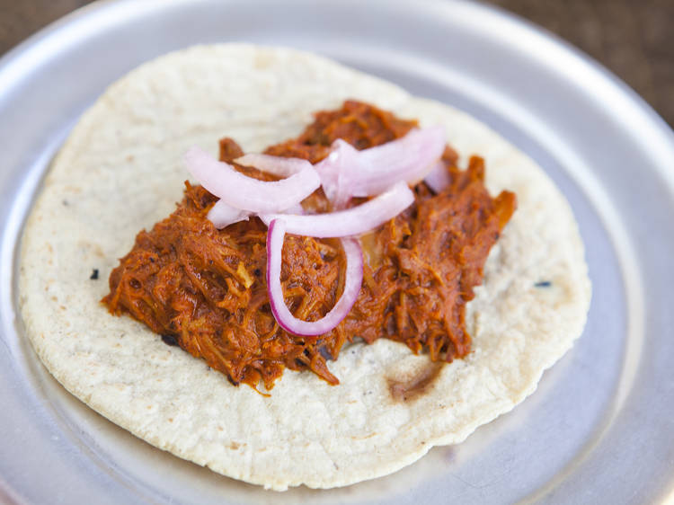 Cochinita pibil taco at Guisados