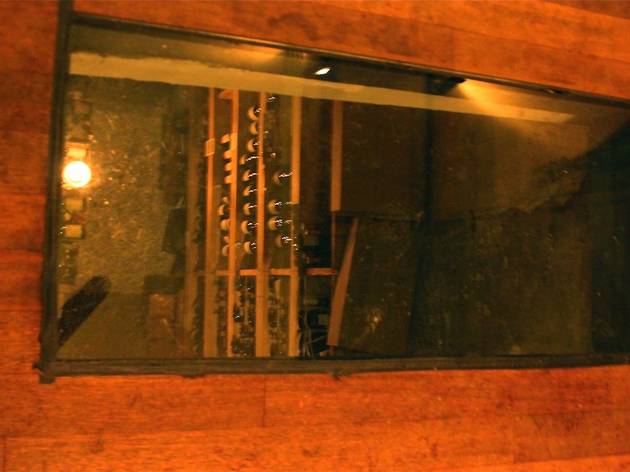 (http://www.timeout.fr/paris/bars)