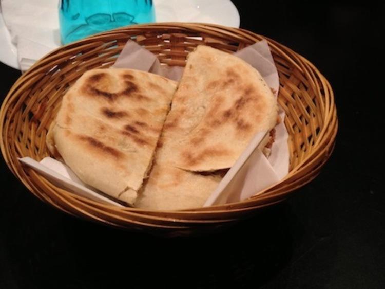 Un petit pain à la Taverne de Zhao