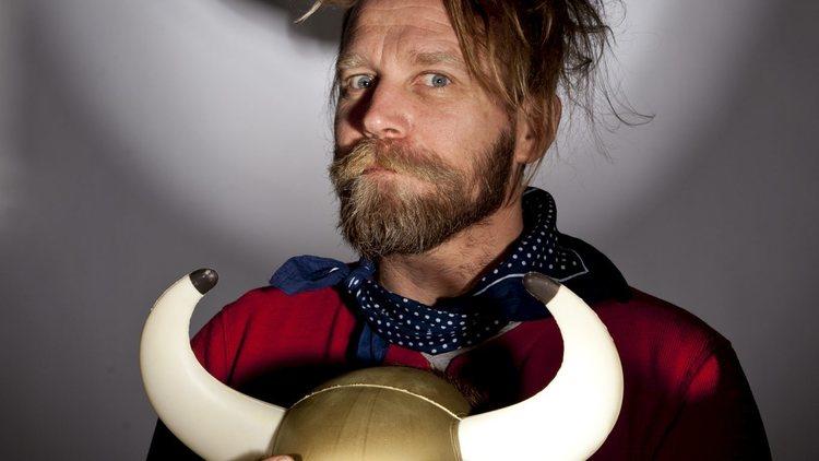 Tony Law – Maximum Nonsense