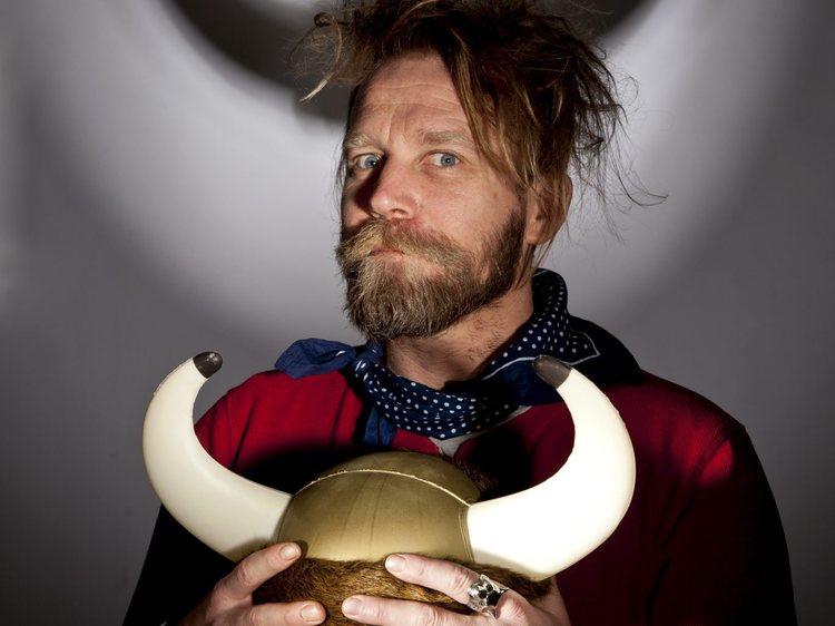 Tony Law – Maximum Nonsense