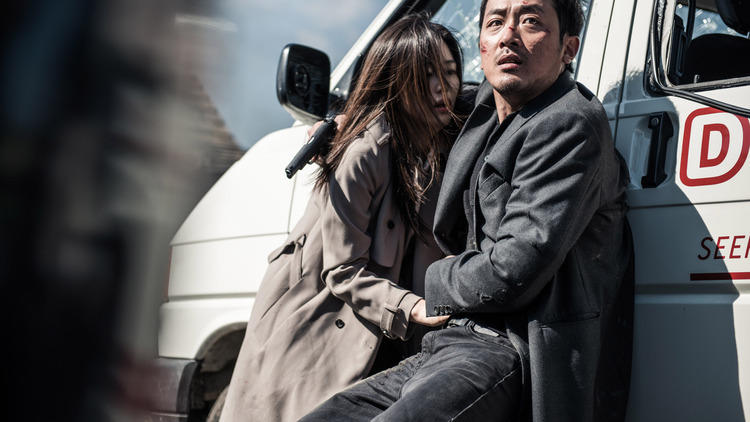 Gianna Jun and Ha Jung-woo in The Berlin File