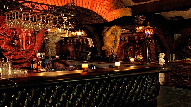 Medusa Lounge | Bars in Historic Filipinotown, Los Angeles