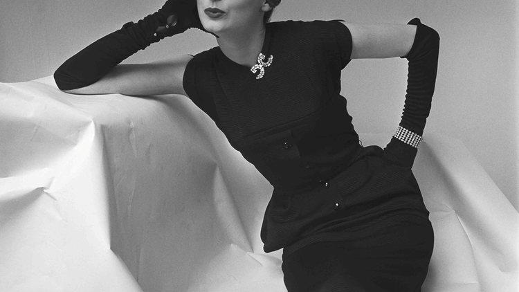 Model posing for British Vogue (Corbis/© Norman Parkinson Ltd/Courtesy Norman Parkinson Archive)